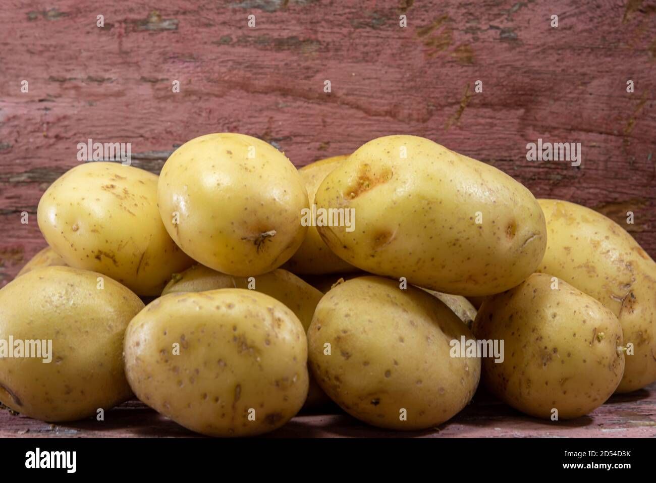 Potato, brown skin, small (Solanum tuberosum) Image