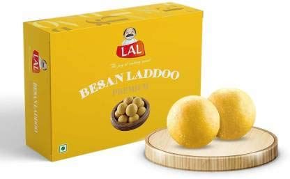 Lal Besan Laddoo Premium Image